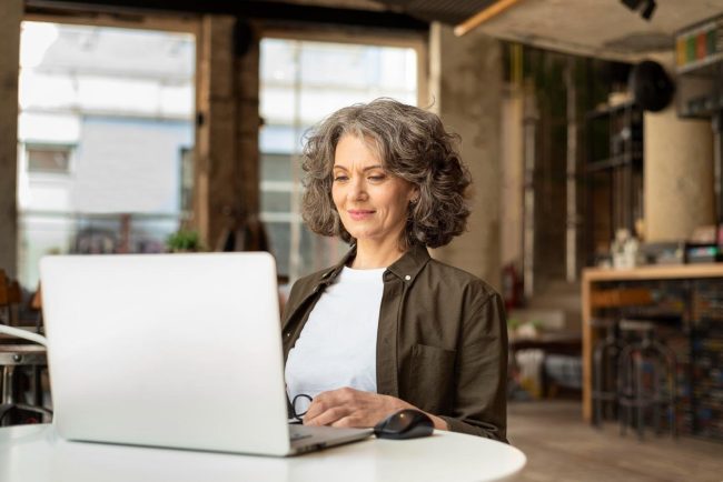 Women on laptop